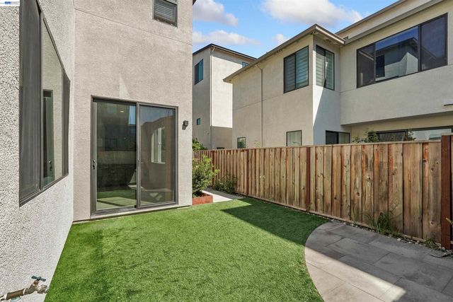 5915 Abbott St, Dublin, CA 94568
