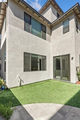 5915 Abbott St, Dublin, CA 94568