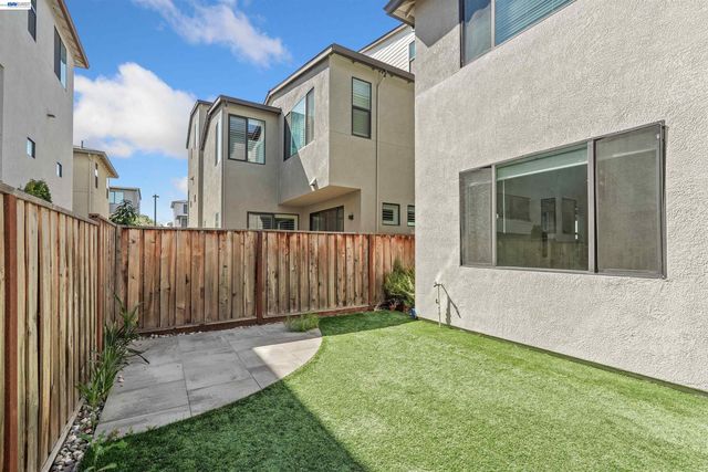 5915 Abbott St, Dublin, CA 94568
