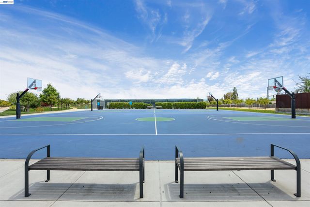 5915 Abbott St, Dublin, CA 94568