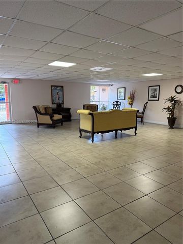 6190 W 19th Ave 303, Hialeah, FL 33012