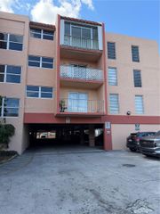 6190 W 19th Ave 303, Hialeah, FL 33012