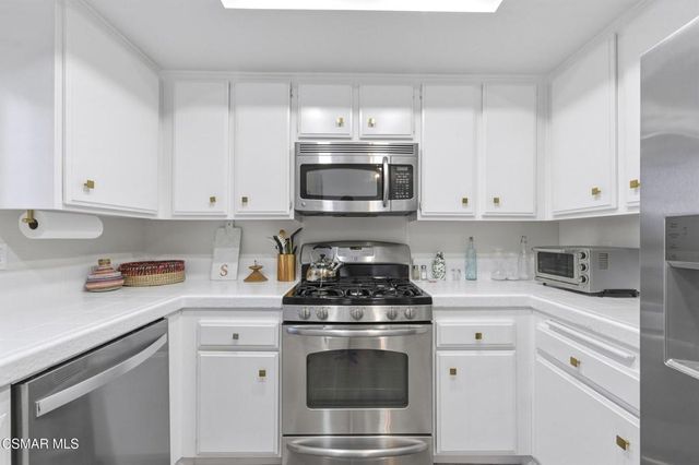 129 Conifer Circle, Oak Park, CA 91377