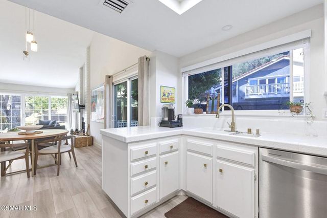 129 Conifer Circle, Oak Park, CA 91377