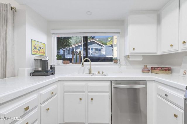 129 Conifer Circle, Oak Park, CA 91377