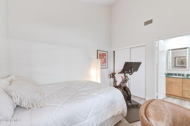 129 Conifer Circle, Oak Park, CA 91377