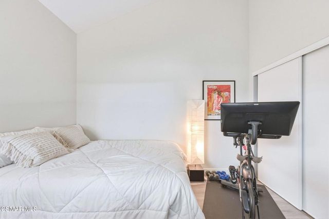 129 Conifer Circle, Oak Park, CA 91377