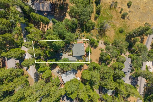 3035 Dalmatia Drive, Arnold, CA 95223