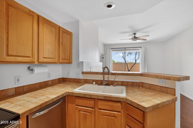 7887 N 16TH Street 120, Phoenix, AZ 85020
