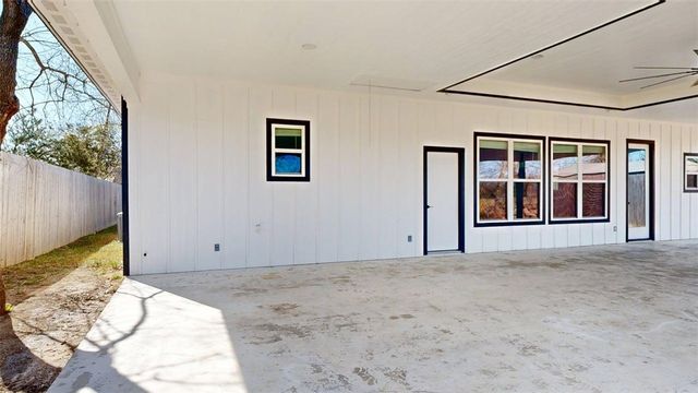 4867 North Oakland Lane, Bryan, TX 77808