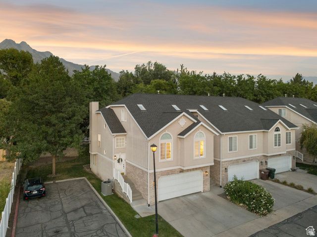 5037 S COTTON TREE LN, Holladay, UT 84117