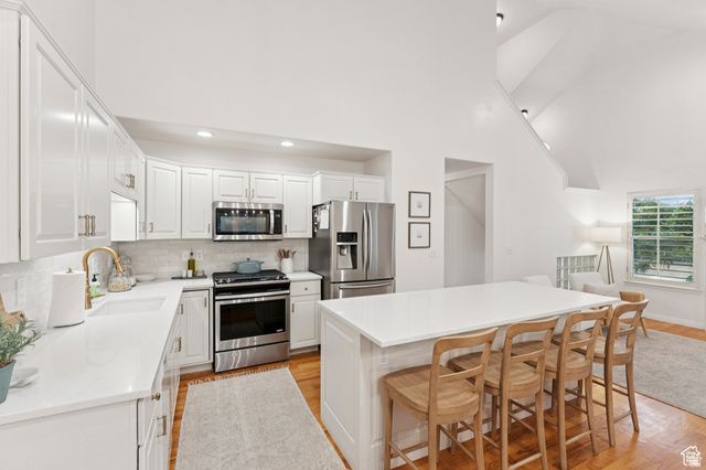 5037 S COTTON TREE LN, Holladay, UT 84117