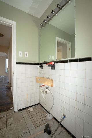 5045 Cadieux Road, Detroit, MI 48224