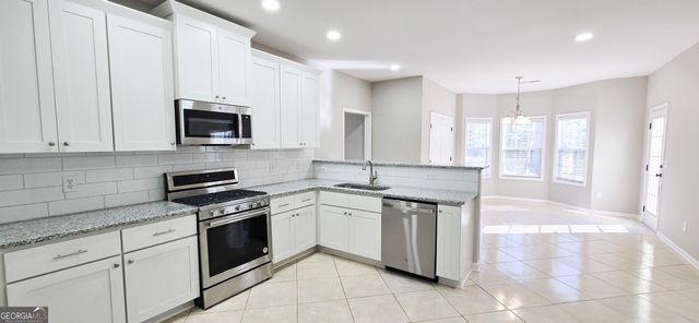 122 Melrose Creek Drive, Stockbridge, GA 30281