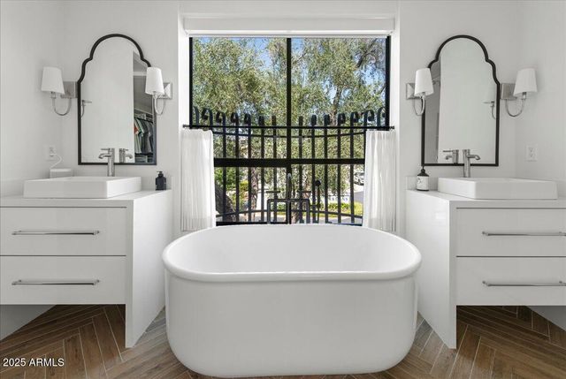 4843 N 72ND Way, Scottsdale, AZ 85251