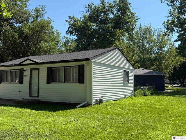 1400 N 59th Street, Lincoln, NE 68505