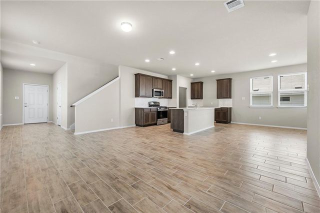 143 Spiny Lizard LN, San Marcos, TX 78666