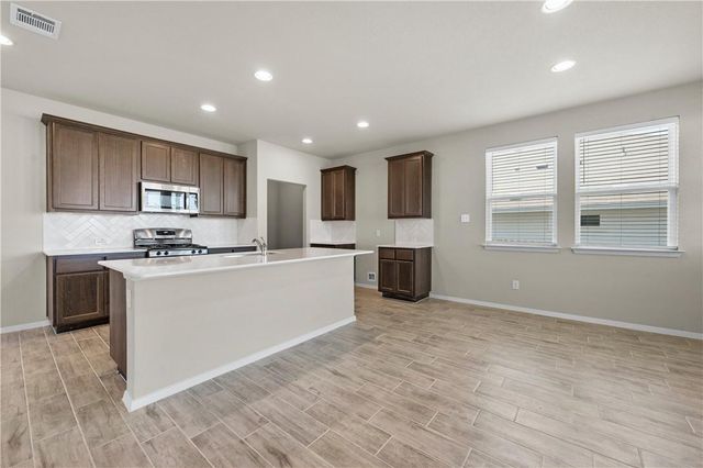 143 Spiny Lizard LN, San Marcos, TX 78666
