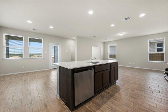 143 Spiny Lizard LN, San Marcos, TX 78666