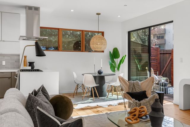 577 El Dorado Ave, Oakland, CA 94611