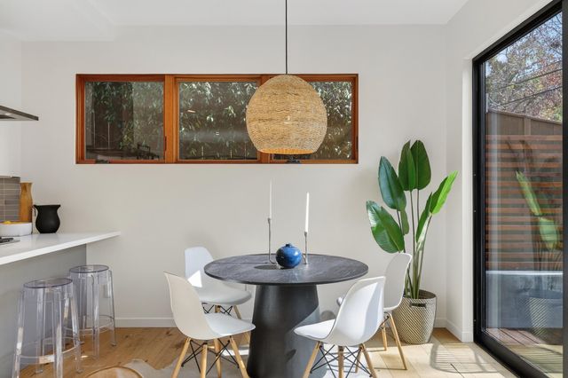 577 El Dorado Ave, Oakland, CA 94611