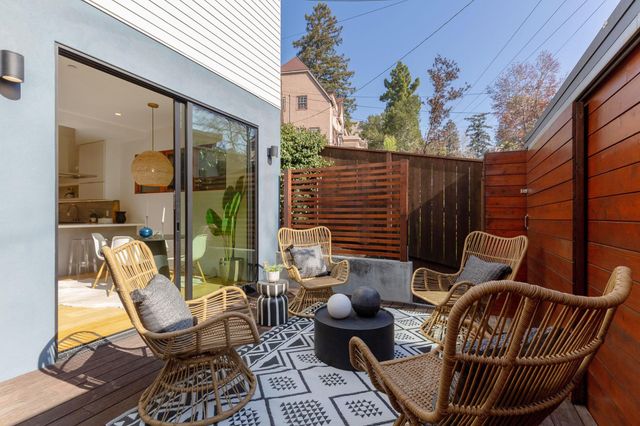 577 El Dorado Ave, Oakland, CA 94611