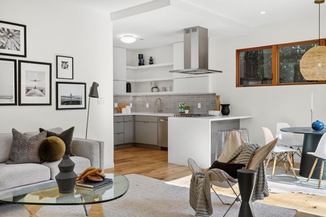 577 El Dorado Ave, Oakland, CA 94611