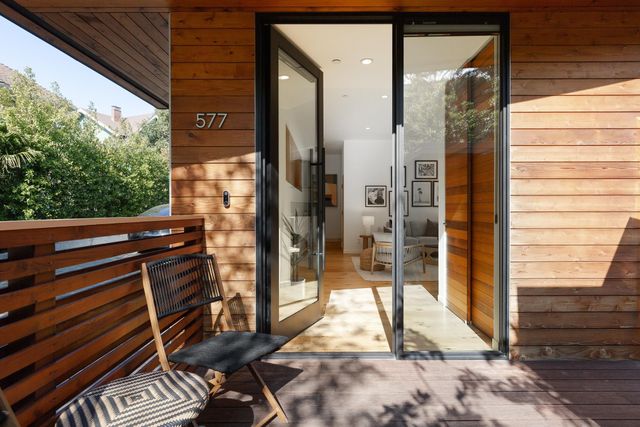 577 El Dorado Ave, Oakland, CA 94611