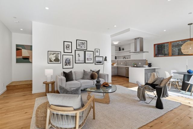 577 El Dorado Ave, Oakland, CA 94611