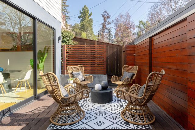 577 El Dorado Ave, Oakland, CA 94611