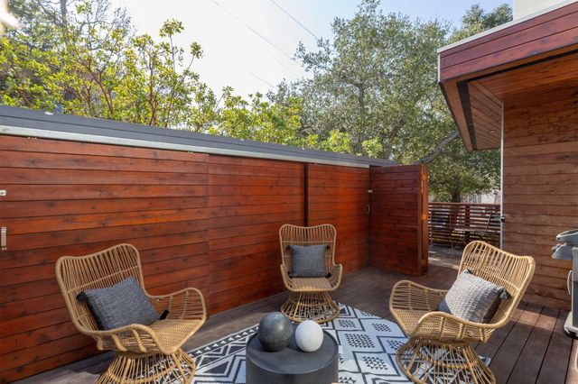 577 El Dorado Ave, Oakland, CA 94611