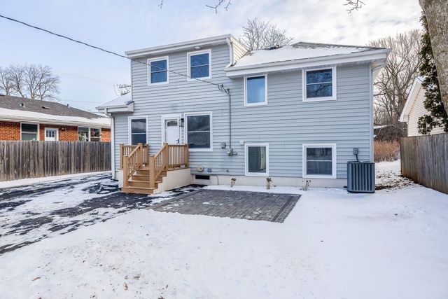 5504 Lyman Avenue, Downers Grove, IL 60516