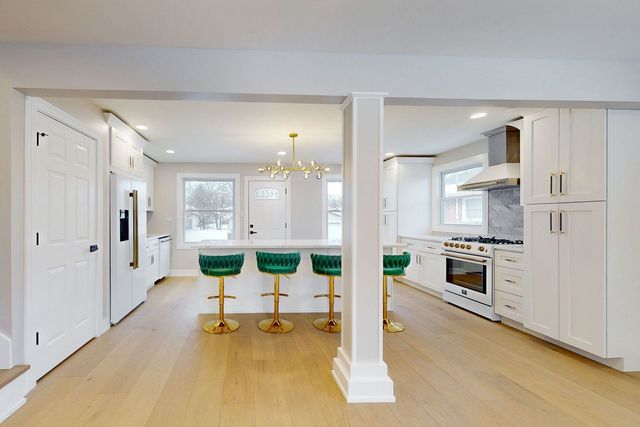 5504 Lyman Avenue, Downers Grove, IL 60516