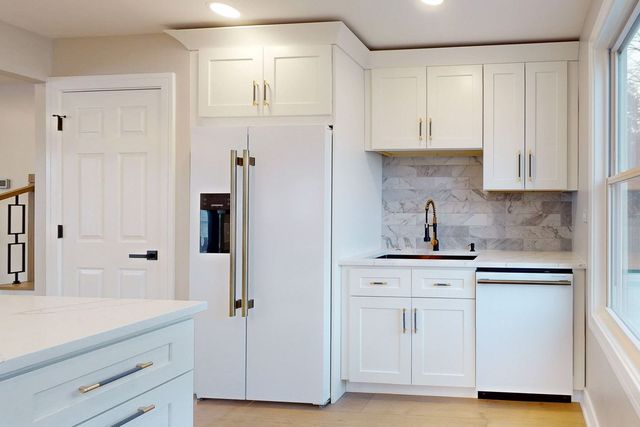 5504 Lyman Avenue, Downers Grove, IL 60516