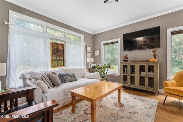 35 Long Creek Drive, Ballston, NY 12027