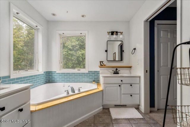 35 Long Creek Drive, Ballston, NY 12027