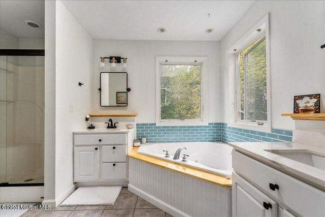 35 Long Creek Drive, Ballston, NY 12027