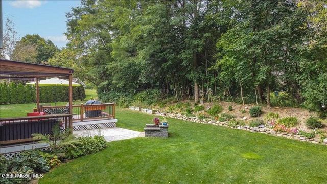 35 Long Creek Drive, Ballston, NY 12027