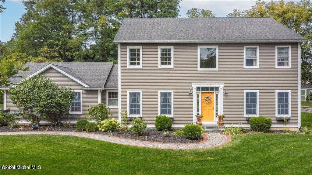 35 Long Creek Drive, Ballston, NY 12027