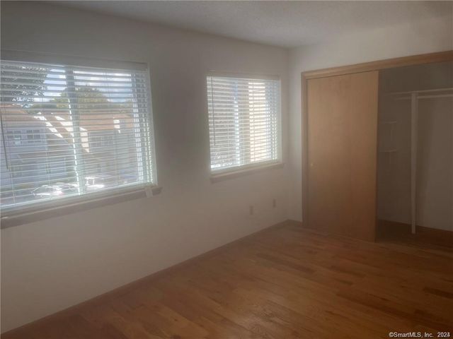 10 Macintosh Lane 10, Ansonia, CT 06401