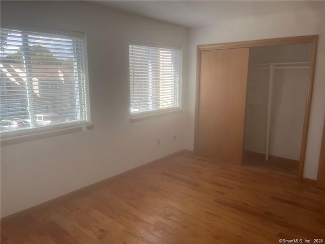 10 Macintosh Lane 10, Ansonia, CT 06401