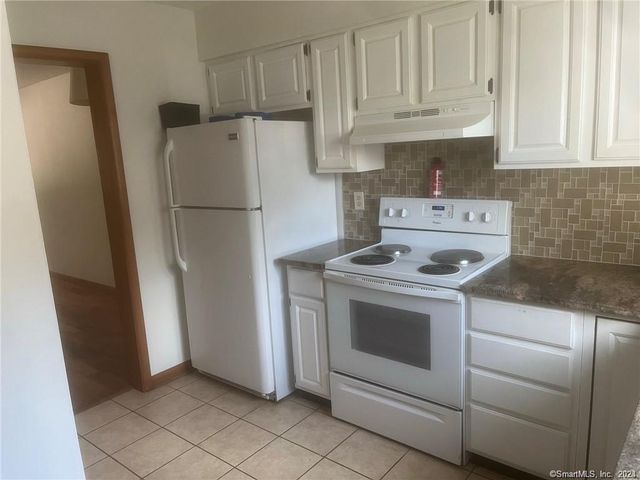 10 Macintosh Lane 10, Ansonia, CT 06401