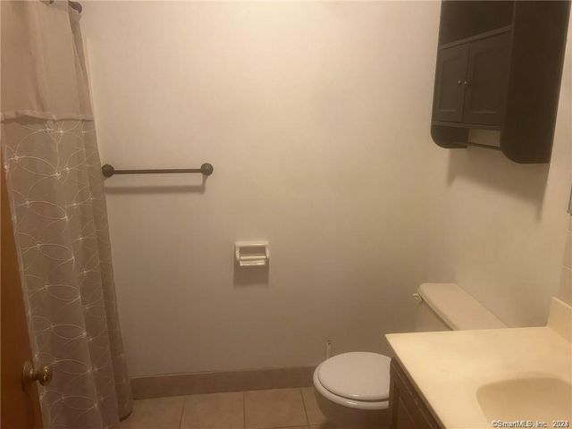 10 Macintosh Lane 10, Ansonia, CT 06401