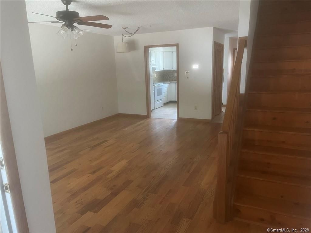 10 Macintosh Lane 10, Ansonia, CT 06401