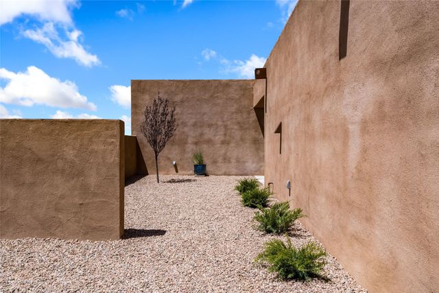 51 Spur Ranch Road, Lamy, NM 87540
