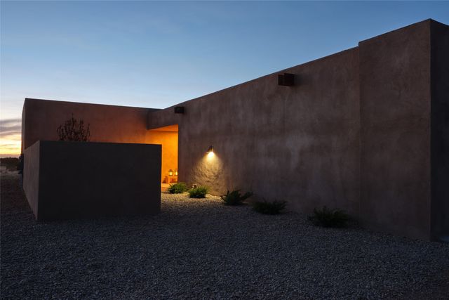 51 Spur Ranch Road, Lamy, NM 87540