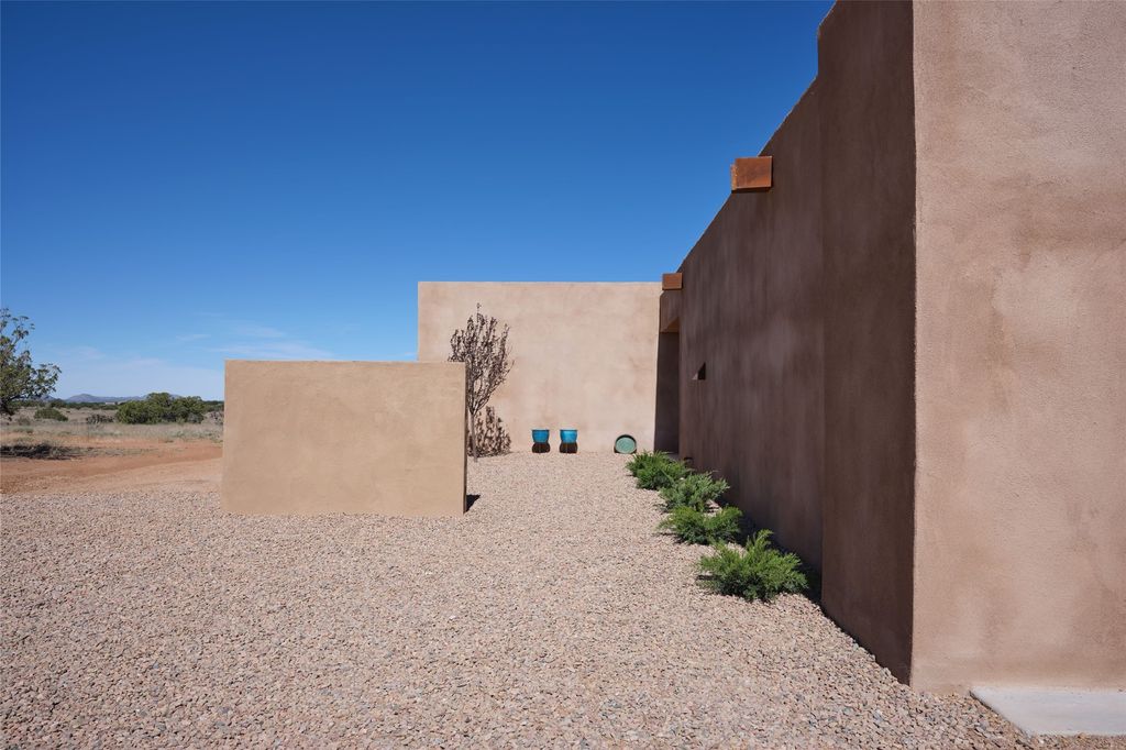 51 Spur Ranch Road, Lamy, NM 87540