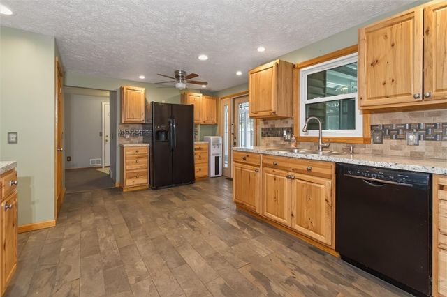 21 Squirrels Heath Road, Perinton, NY 14450