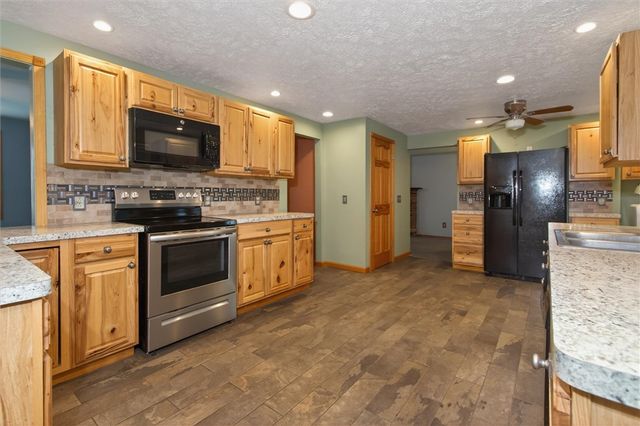 21 Squirrels Heath Road, Perinton, NY 14450