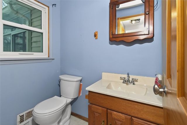 21 Squirrels Heath Road, Perinton, NY 14450